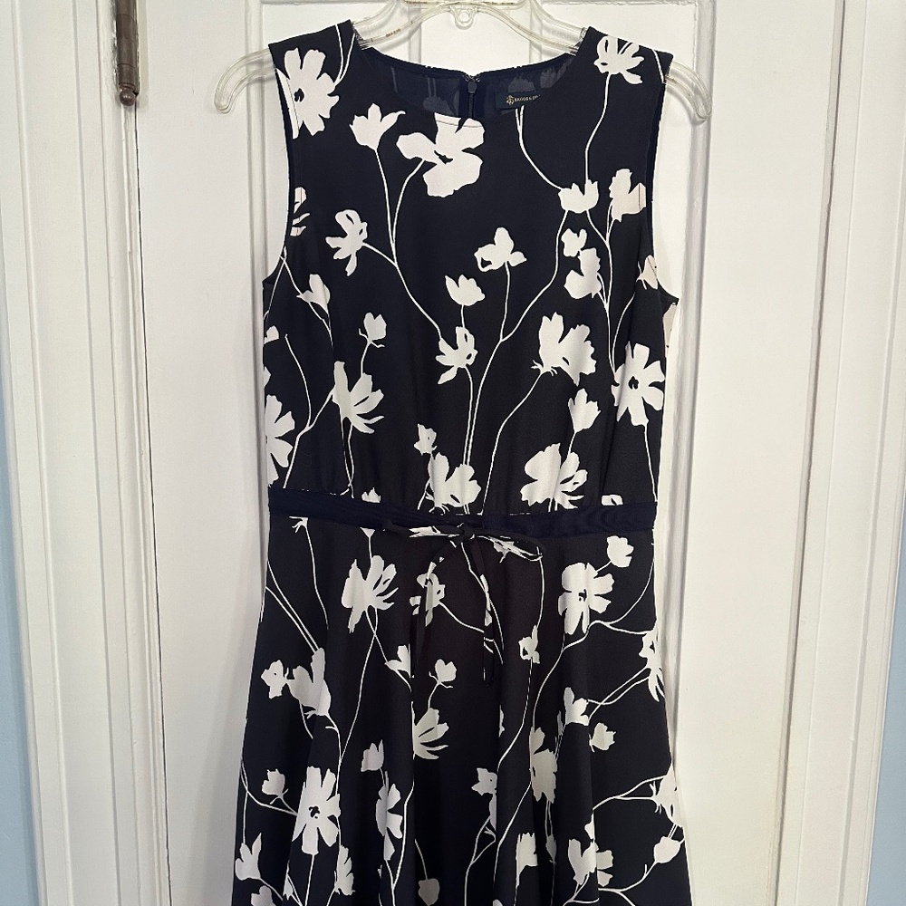 Brooks Brothers - Size 4 - Navy with White Flowers Dress